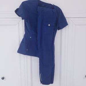 Jaanuu scrub set. Navy size small